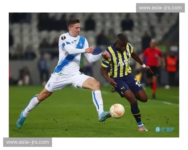 扎巴尔尼多次失误 巴黎防线防守紧凑度亟待提升