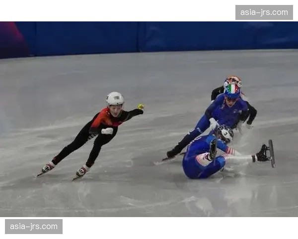 中国选手王欣然张楚桐短道四分之一决赛均因判罚犯规止步